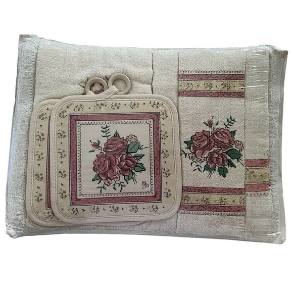 Vintage Stevens Linen Placemats Towel Pot Holder Original Packaging Roses - Picture 1 of 7